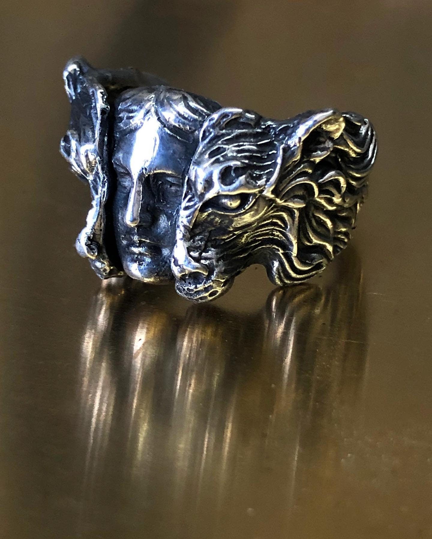 Anillo Leona 