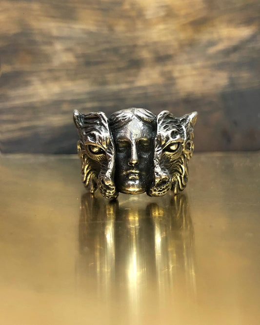 Leona Ring