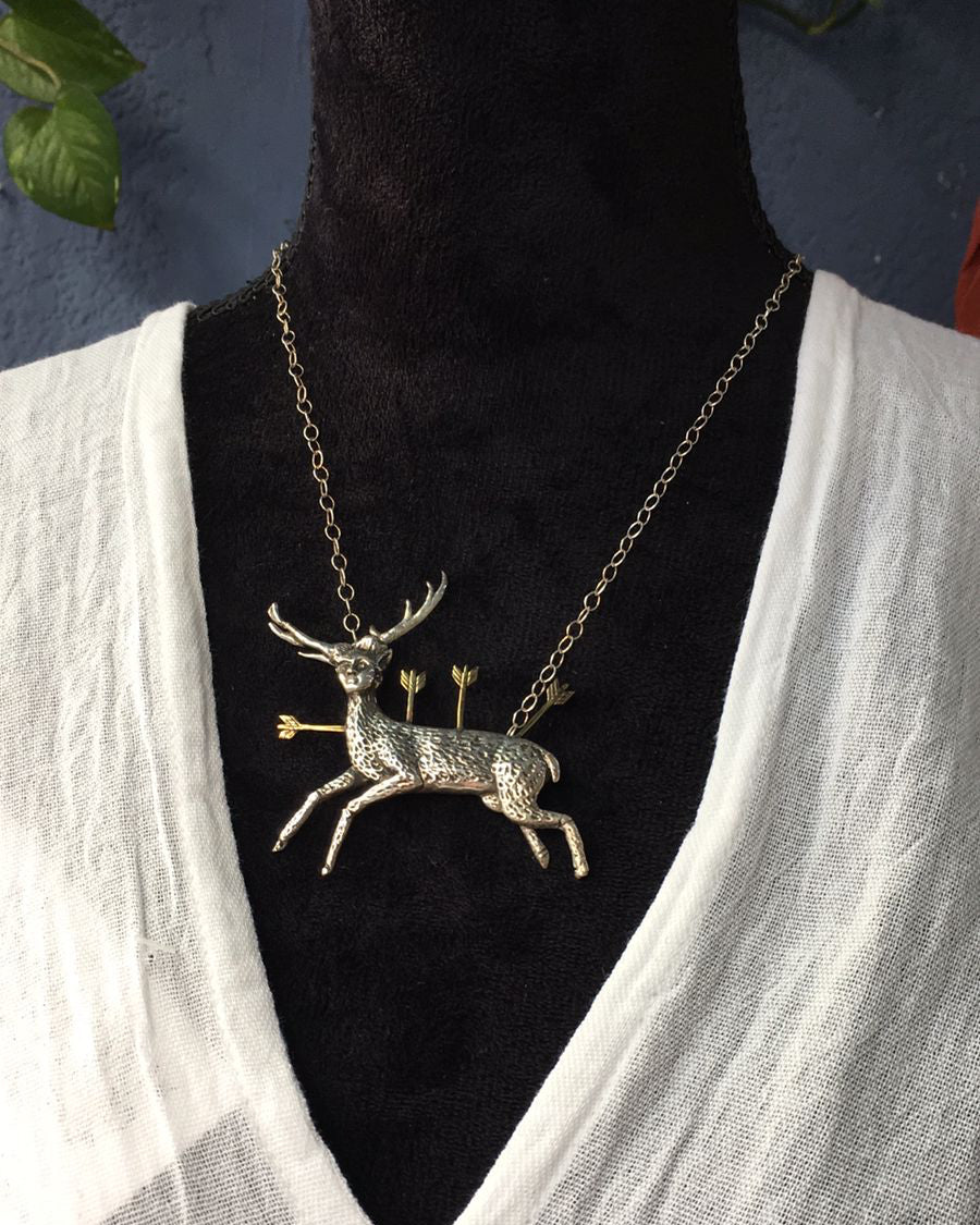 Collier Cerf Blessé