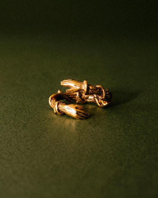 Thorn Hug Ring