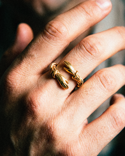 Thorn Hug Ring